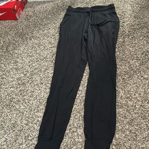 Lululemon ready to rulu joggers